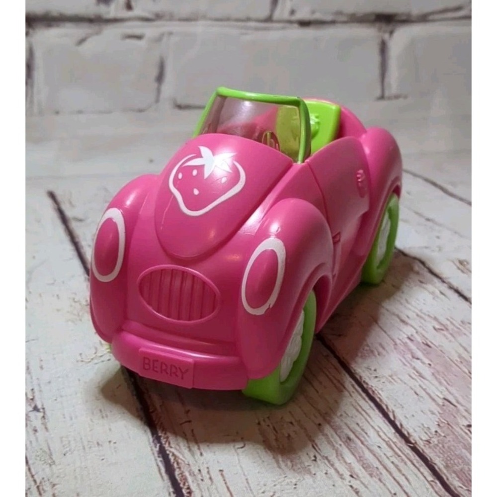 2006 Strawberry Shortcake Sweet Ride along Car
